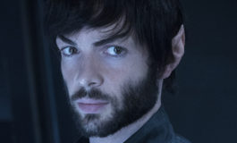 Ethan Peck poprvé promluvil jako Spock + Short Trek III (video)