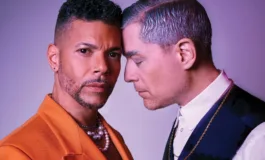Magazín Out: "Vesmírní tátové" Anthony Rapp a Wilson Cruz